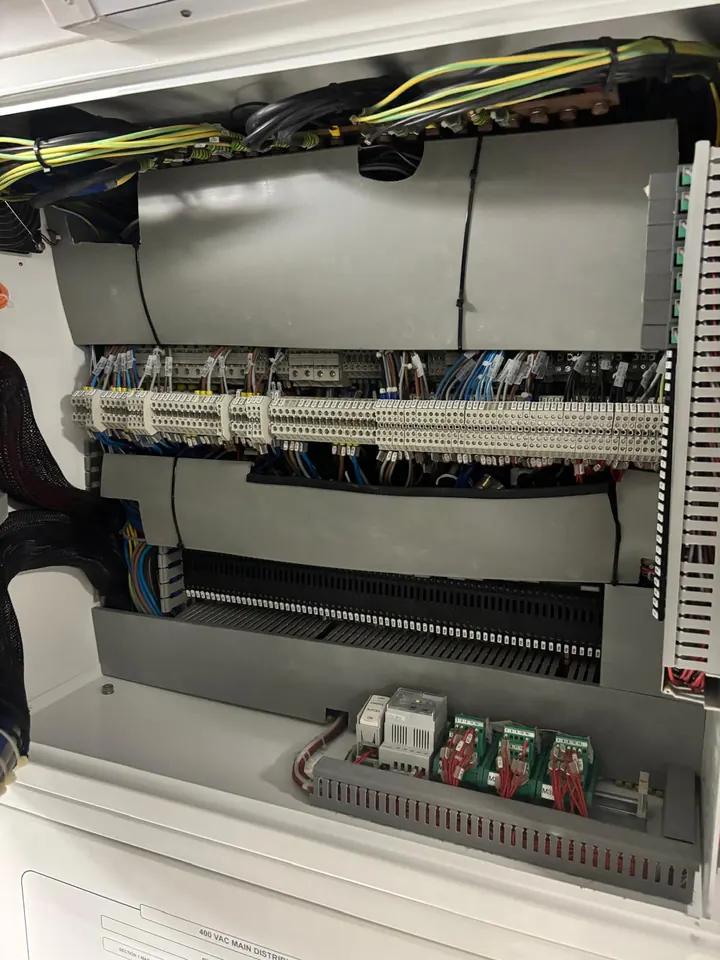 Inside layout and terminals of a renewed panel
