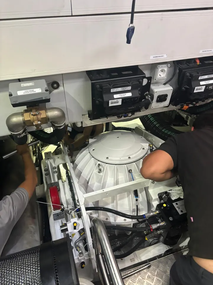 Seakeeper gyro stabilizer installation in the engine room