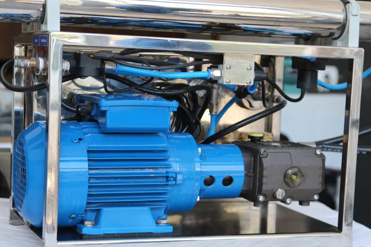 Watermaker yüksek basınç pompası ve elektrik motoru